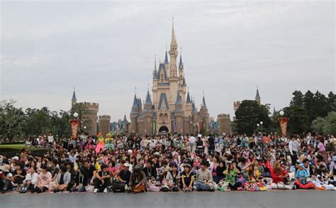 ディズニーパンチラ|東京ディズニーランドは盗撮の聖地だった…シンデレラ城のパン。